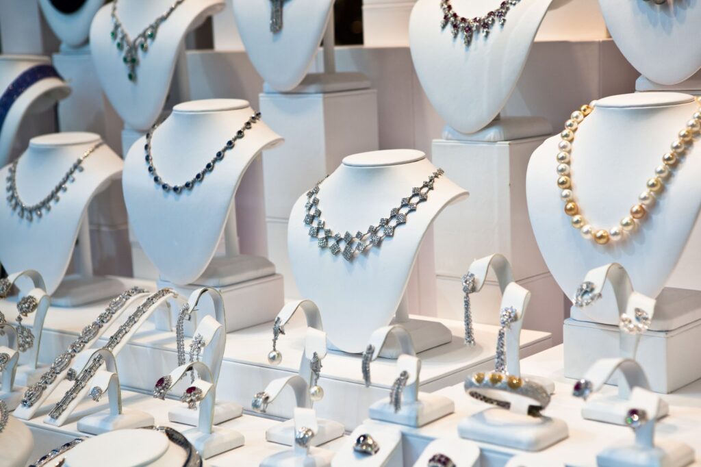 What Are the Latest 5 Trends in Jewellery for 2024